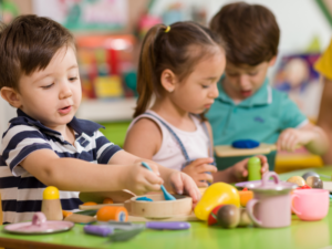 Leia mais sobre o artigo Brincar e Desenvolver: A importâncias desses 2 fatores combinados na Educação Infantil